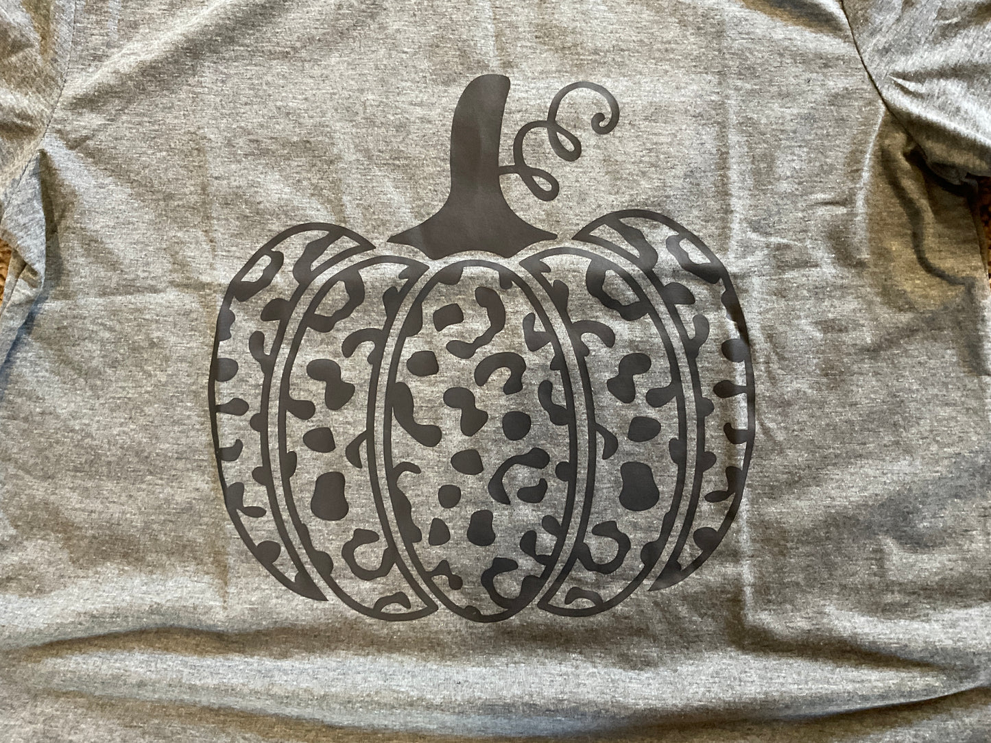 Cheetah Outline Pumpkin Graphic Tee