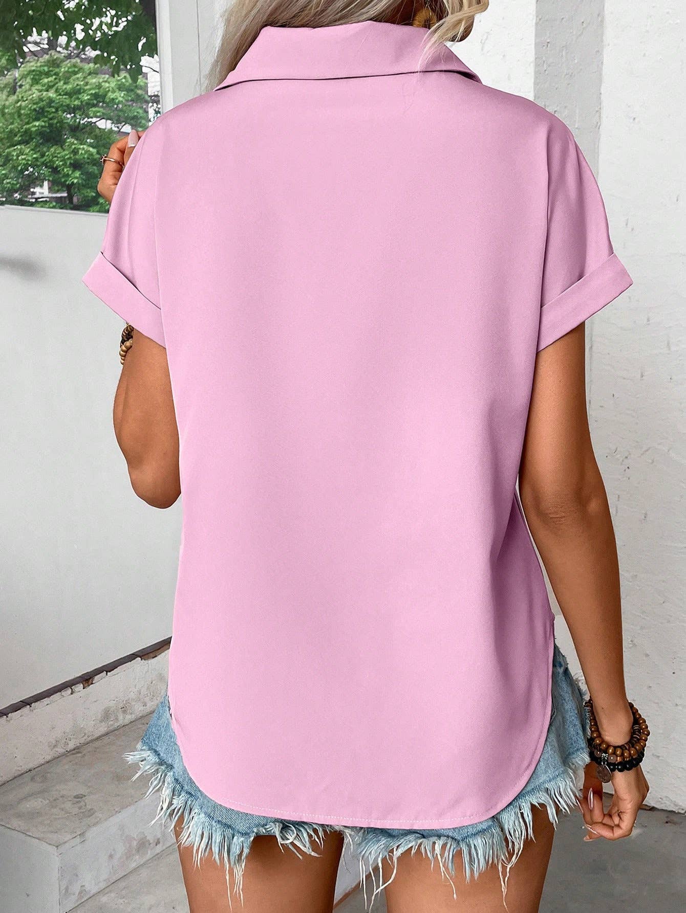 Plain color button-down pleated shoulder shirt